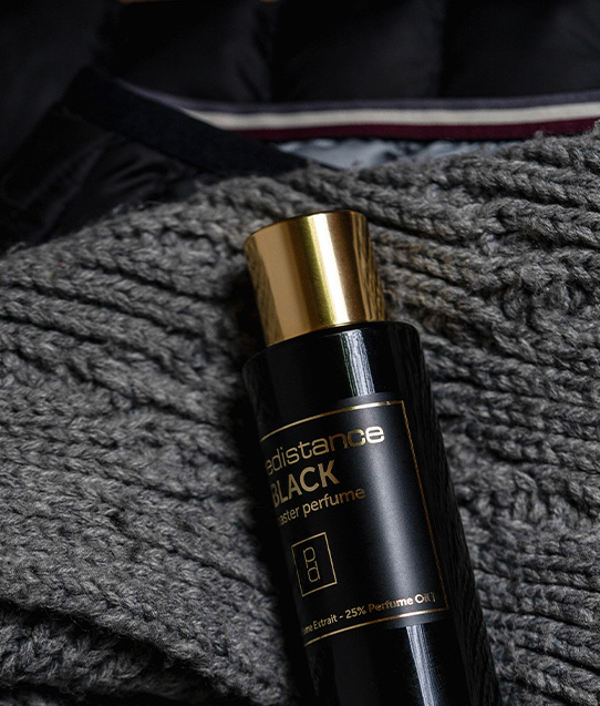 Puredistance Black is mysterious and opulent. A timeless and elegant winter fragrance.