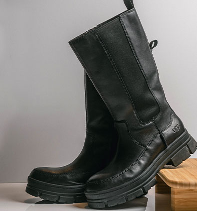 Another Boot from UGG that meets comfort and design in a chelsea style. These are the Ashton Boot winter shoes