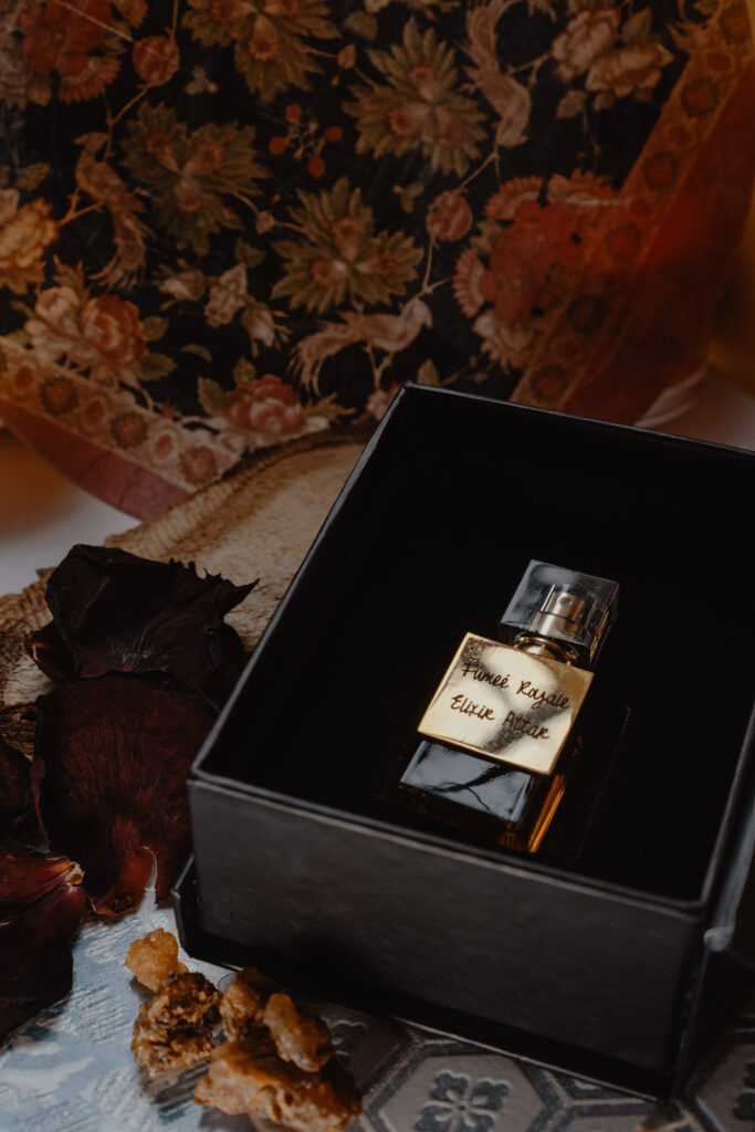 spicy Oudh and very loud perfume