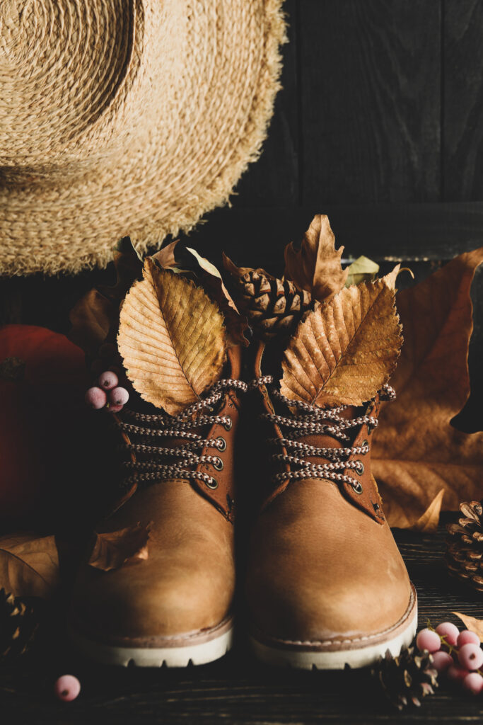 Autumn Outfits are known for their earthy tones. Just like these amazing boots