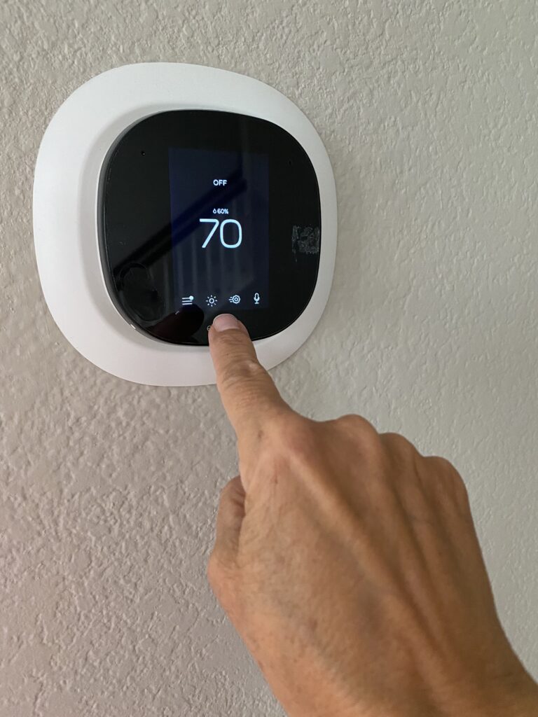 Smart Home Gadgets offer a variety of Smart thermostat devices. Get yours!