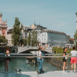 Street Photography as Observation, Quiet Patience in Everyday Motion
